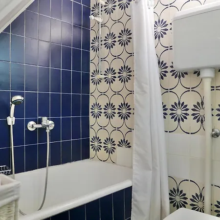 Potocina 21 * Vrbnik (Primorje-Gorski Kotar)