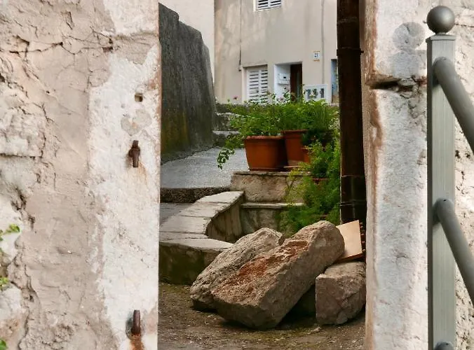 Potocina 21 Vrbnik (Primorje-Gorski Kotar)