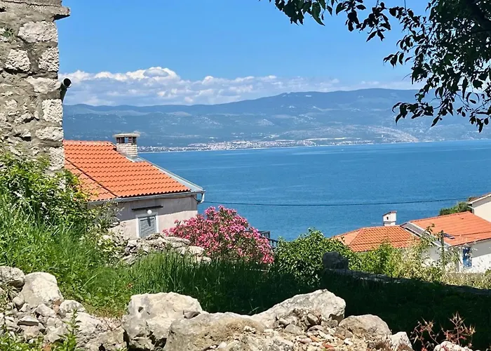 Potocina 21 * Vrbnik (Primorje-Gorski Kotar)